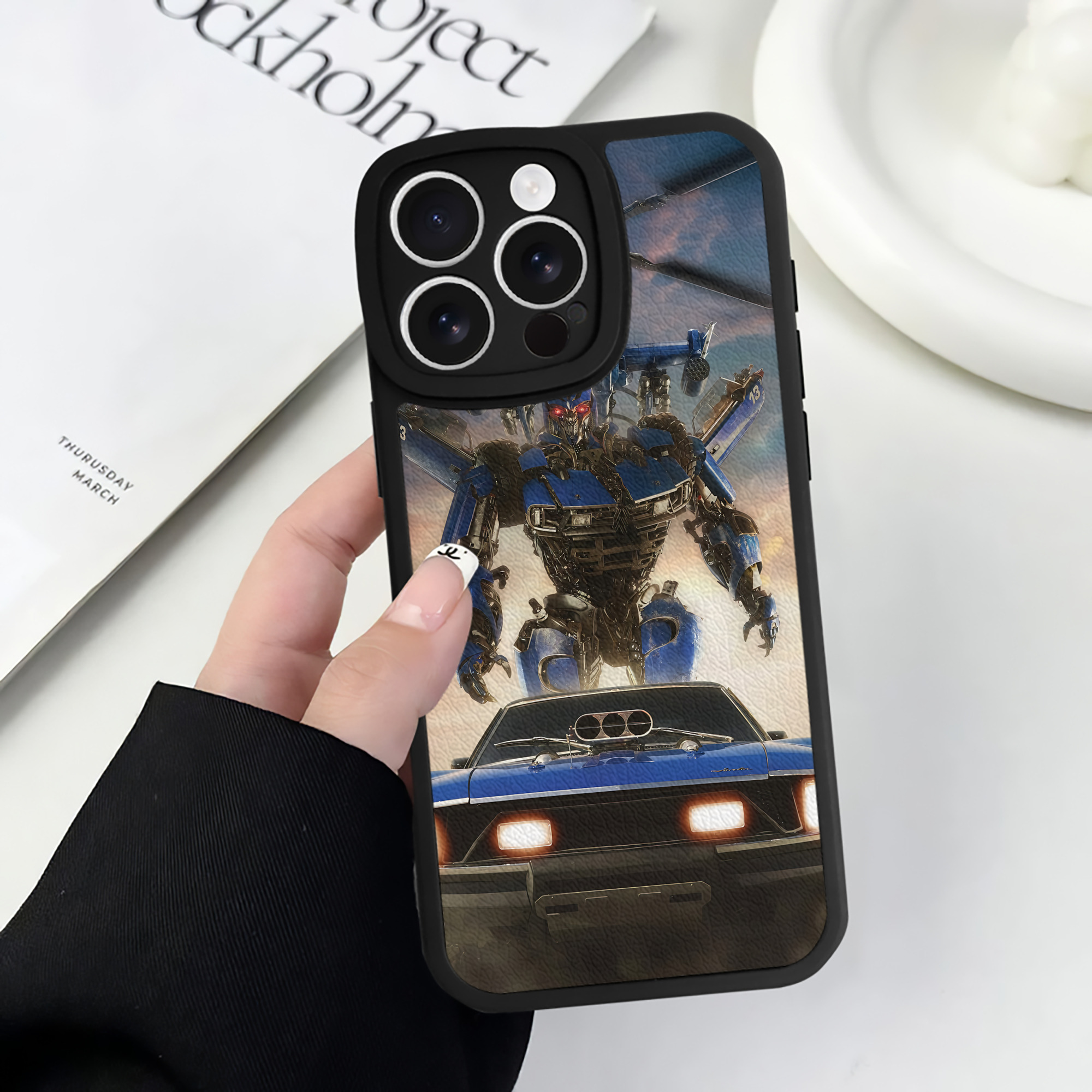 （画像用） Transformers トランスフォーマー 【iPhone 16シリーズ対応】シリコンスマホケース（レザー調） 材質：シリコン